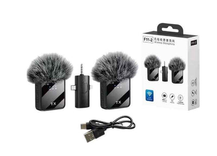 Συσκευασία F11-2 Wireless Microphone με δύο πομπούς, έναν δέκτη και καλώδιο φόρτισης USB.