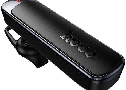 Μπροστινή όψη μαύρου Hoco E201 με in-ear άκρο και περιστρεφόμενο γάντζο.