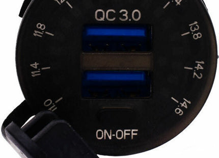 Μπροστινή όψη φορτιστή μοτοσυκλέτας με δύο USB, διακόπτη και προστατευτικό κάλυμμα