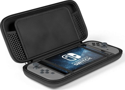 Ανοιχτή μαύρη θήκη Hardpouch με κονσόλα Nintendo Switch, εσωτερικό διαχωριστικό και πλαϊνά δικτυωτά τμήματα.