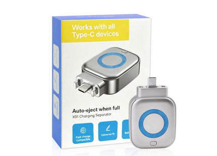 Συσκευασία X01 Charging Separator δίπλα στον ασημί διαχωριστή φόρτισης USB Type-C.