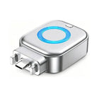 Ασημί διαχωριστής φόρτισης X01 με αρσενικό USB-C, πλευρικά άγκιστρα, πλήκτρο και μπλε φωτιζόμενο δαχτυλίδι.